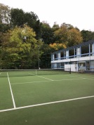 Great Courts with viewing from cafe. Keep warm in winter whilst watching the kids
